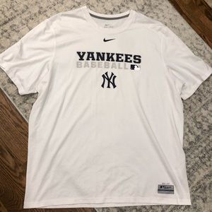 Men’s Nike Yankees short sleeve